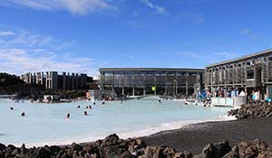 Spa-anläggningen Blue Lagoon är en riktig upplevelse