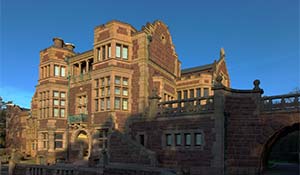 Vackra Tjolöholms slott ligger på köravstånd från Göteborg